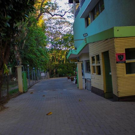 Equator Hotel Αρούσα Εξωτερικό φωτογραφία