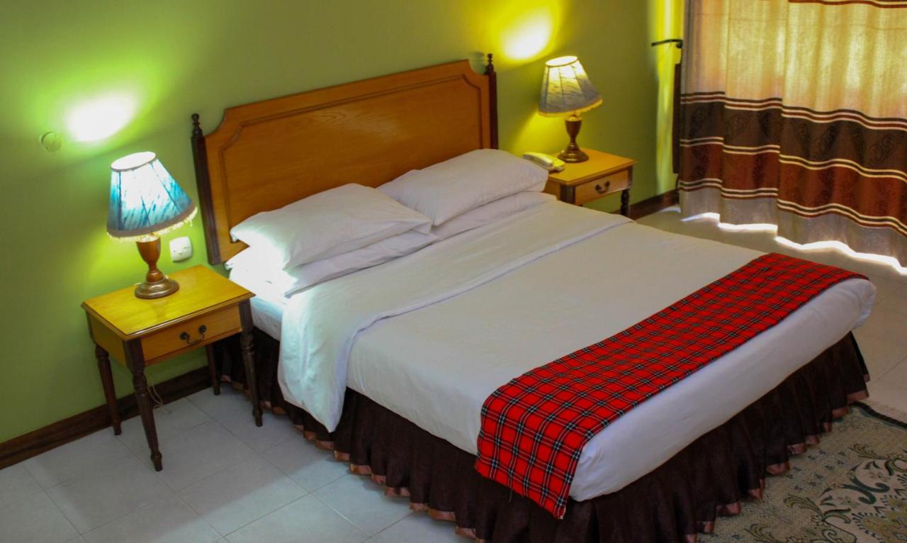 Equator Hotel Αρούσα Εξωτερικό φωτογραφία