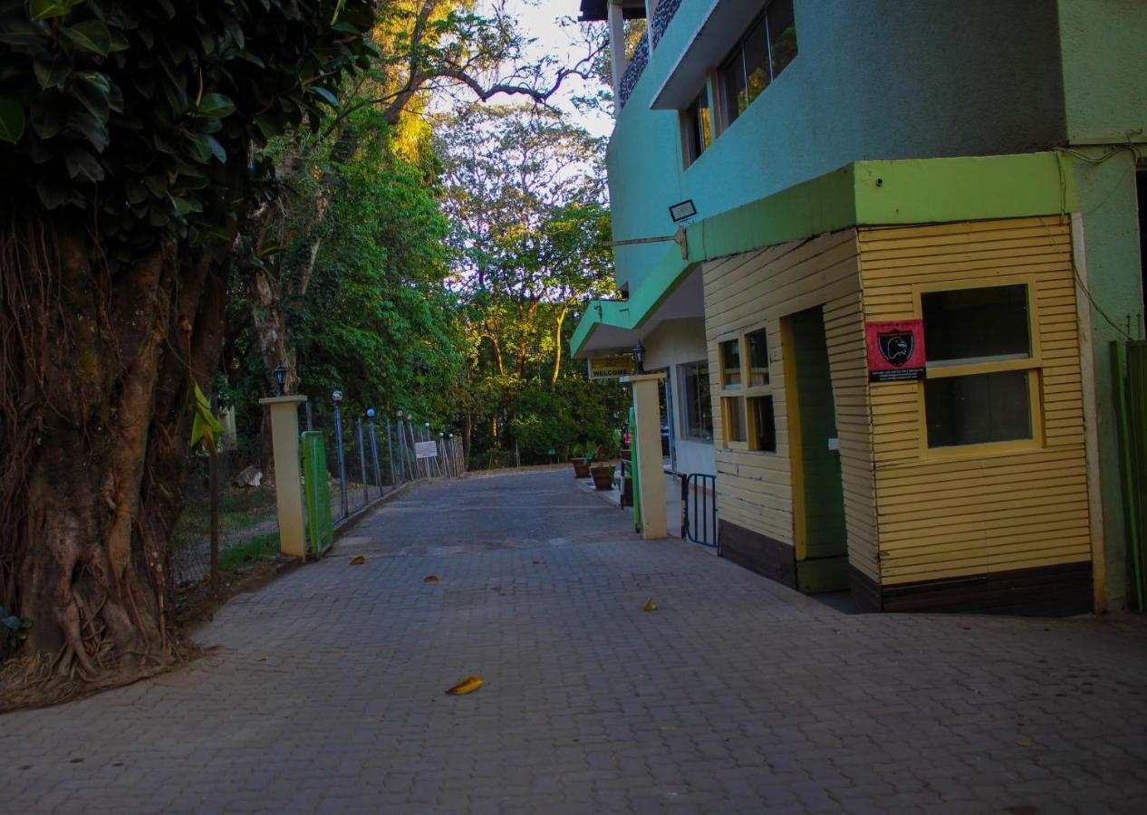 Equator Hotel Αρούσα Εξωτερικό φωτογραφία