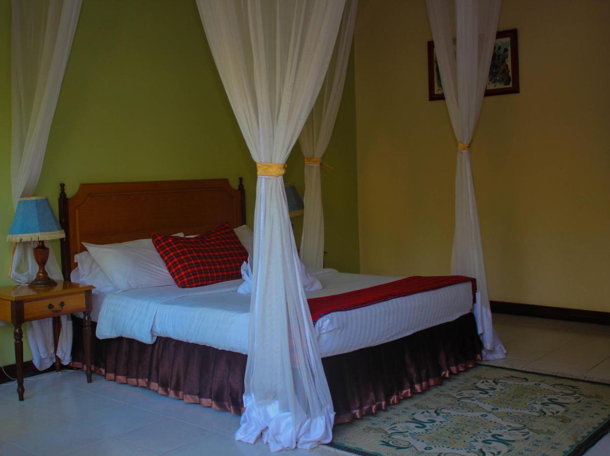 Equator Hotel Αρούσα Εξωτερικό φωτογραφία