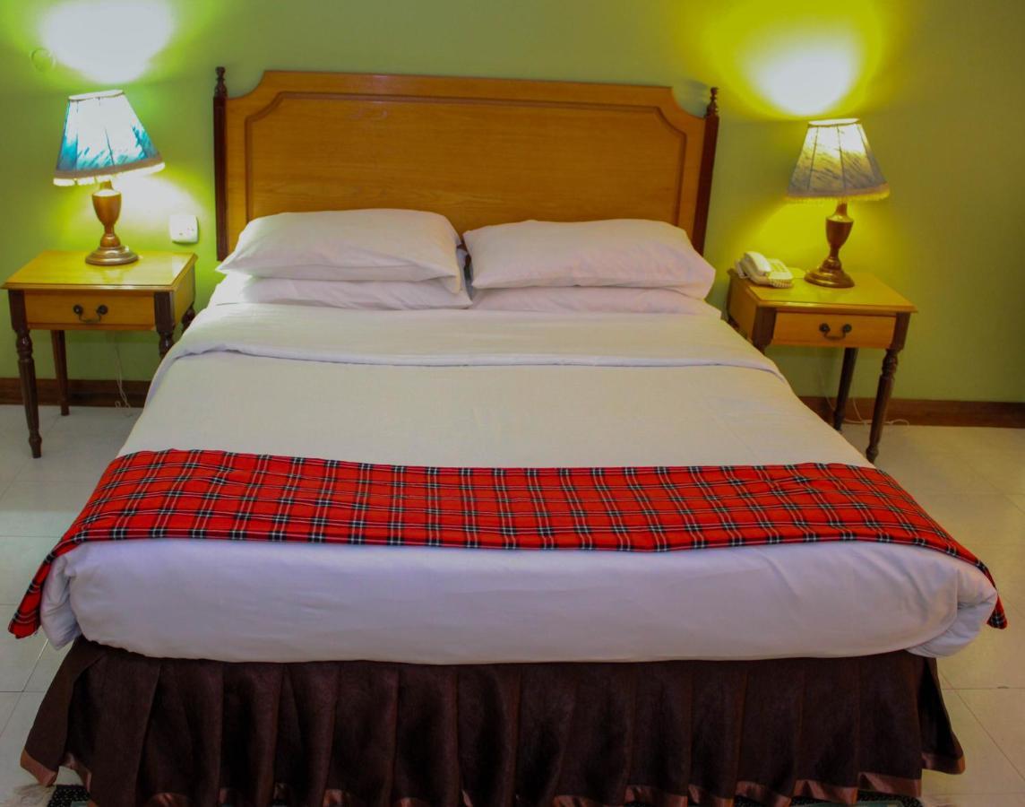 Equator Hotel Αρούσα Εξωτερικό φωτογραφία