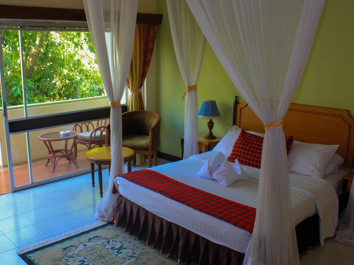 Equator Hotel Αρούσα Εξωτερικό φωτογραφία