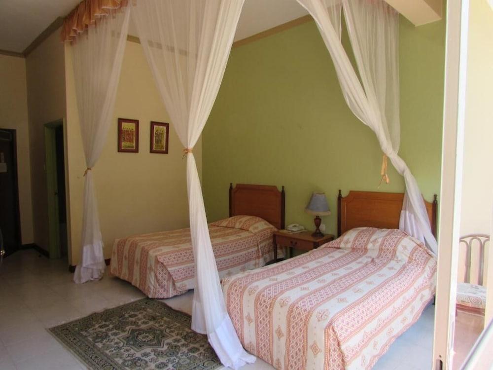 Equator Hotel Αρούσα Εξωτερικό φωτογραφία