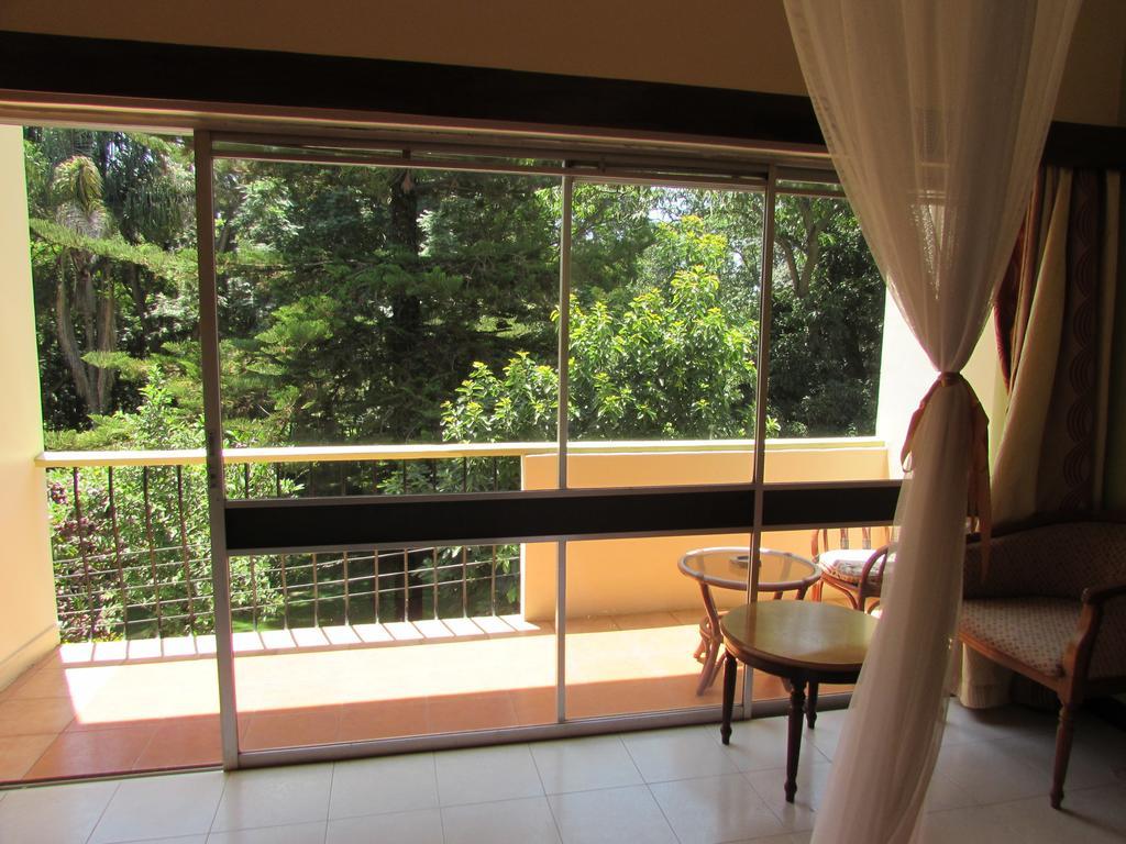 Equator Hotel Αρούσα Δωμάτιο φωτογραφία