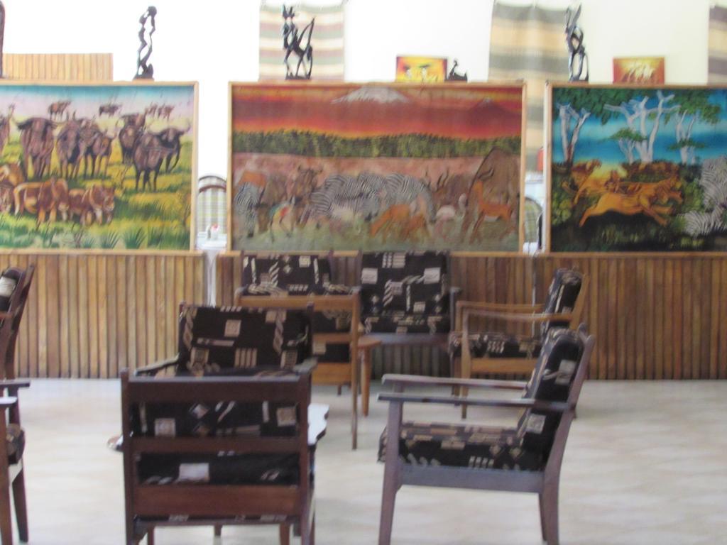 Equator Hotel Αρούσα Εξωτερικό φωτογραφία
