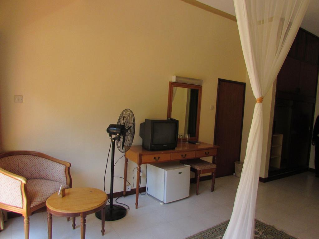 Equator Hotel Αρούσα Δωμάτιο φωτογραφία
