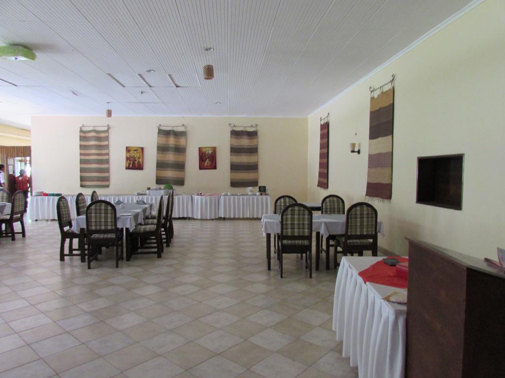 Equator Hotel Αρούσα Εξωτερικό φωτογραφία